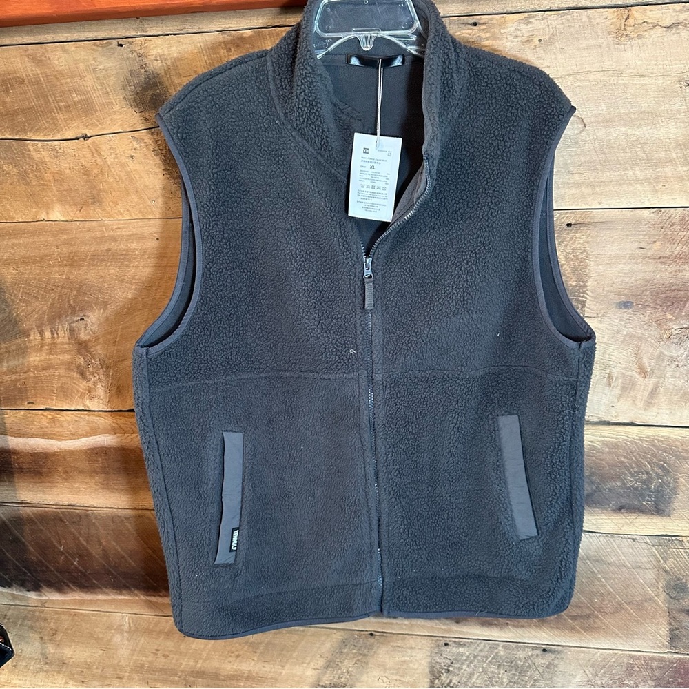 Uniqlo Dark Gray Men's Vest